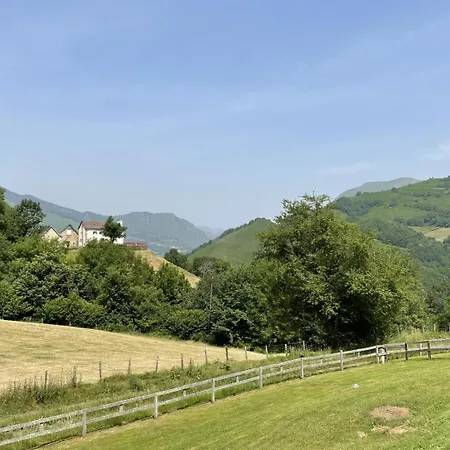 Behiagoitia Holiday home Larrau