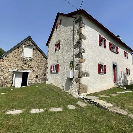 Behiagoitia * Ларро