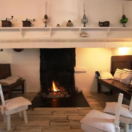 Behiagoitia * Ларро