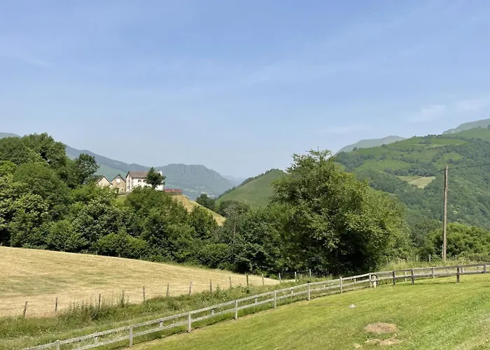 Behiagoitia Feriehus Larrau