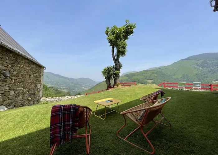 Behiagoitia Feriehus Larrau